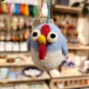 Hanger Gekke Kip Turquoise van Vilt - Sjaal met verhaal