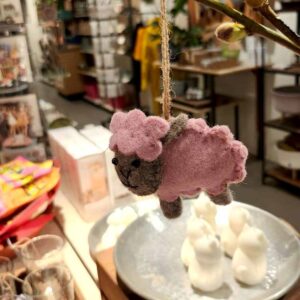 Hanger Schaapje Roze van Vilt - Sjaal met Verhaal