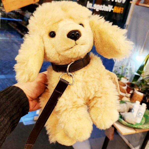 Poedel abrikoos staand met riem 30cm (lengte) - Uni-Toys